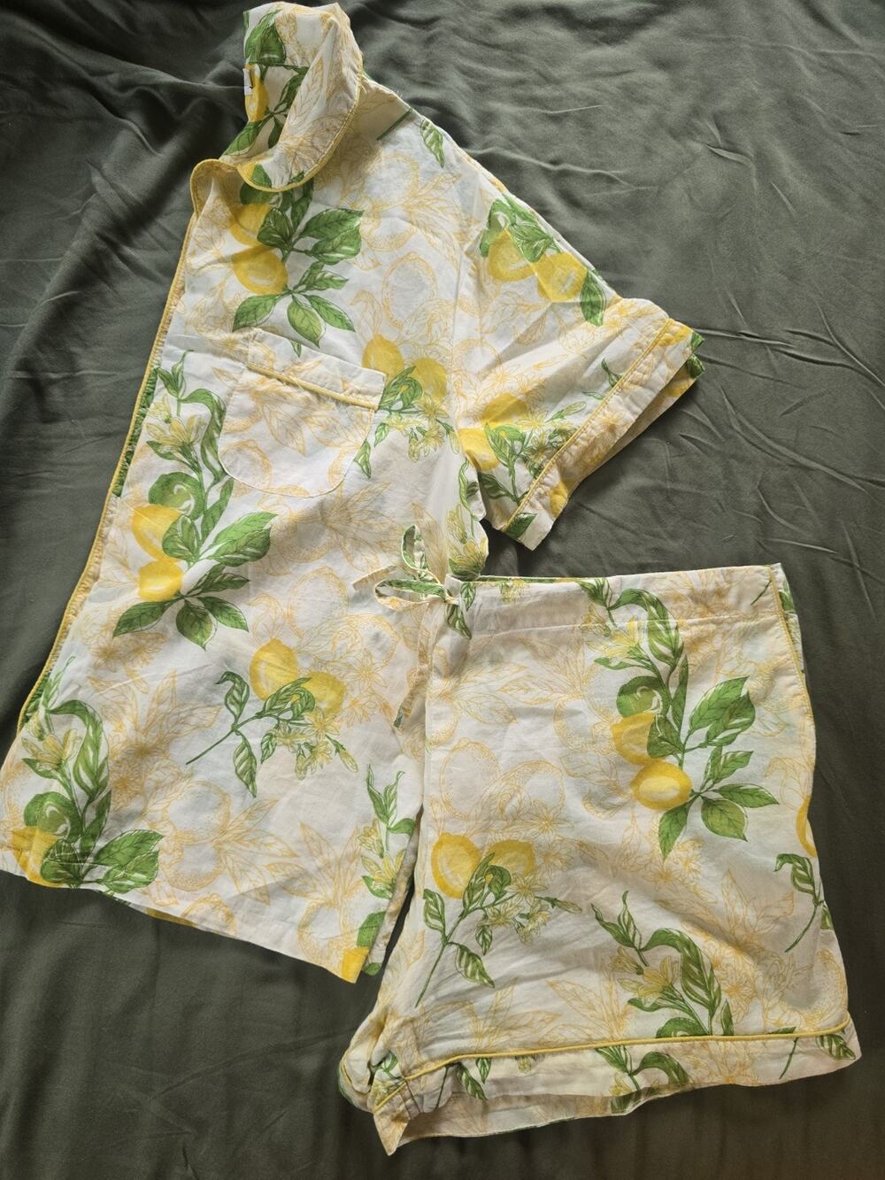 Crafted by Mahogany Pajama set Top-XL, Shorts-M; Cotton button up Yellow lemons
